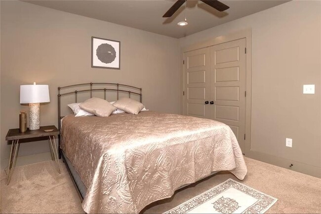 Building Photo - 301 NW F St