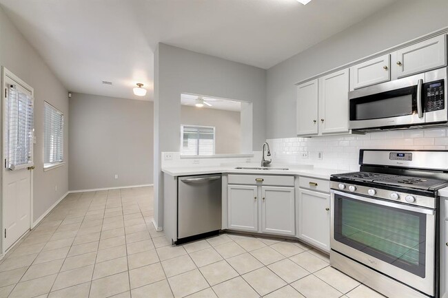 Building Photo - 1504 E 19th St