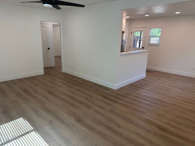 Building Photo - 793 W Pomona Blvd