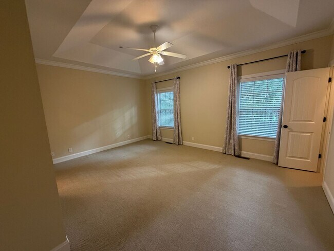 Building Photo - 501 Reserve Ln