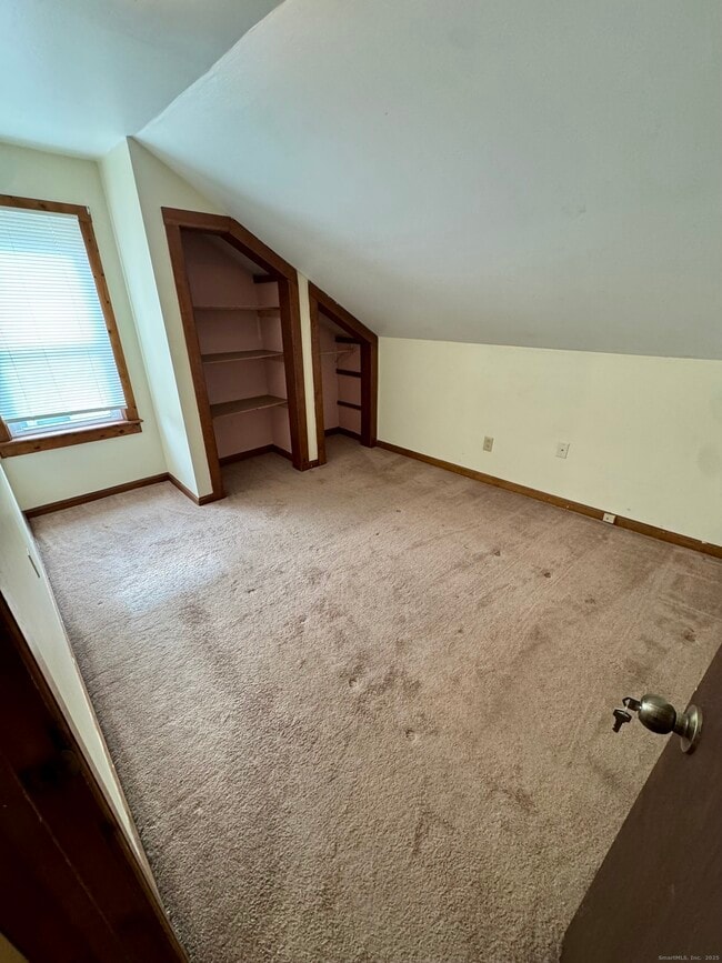 Building Photo - 30 N Chestnut St