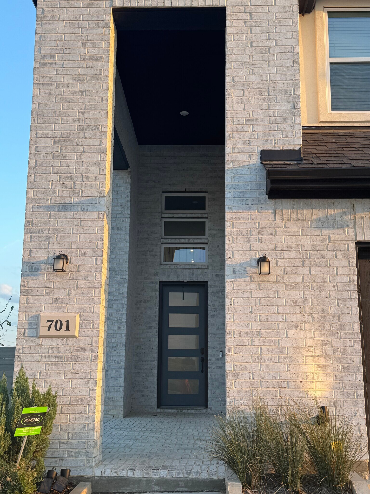 Building Photo - 701 Harmony Trl