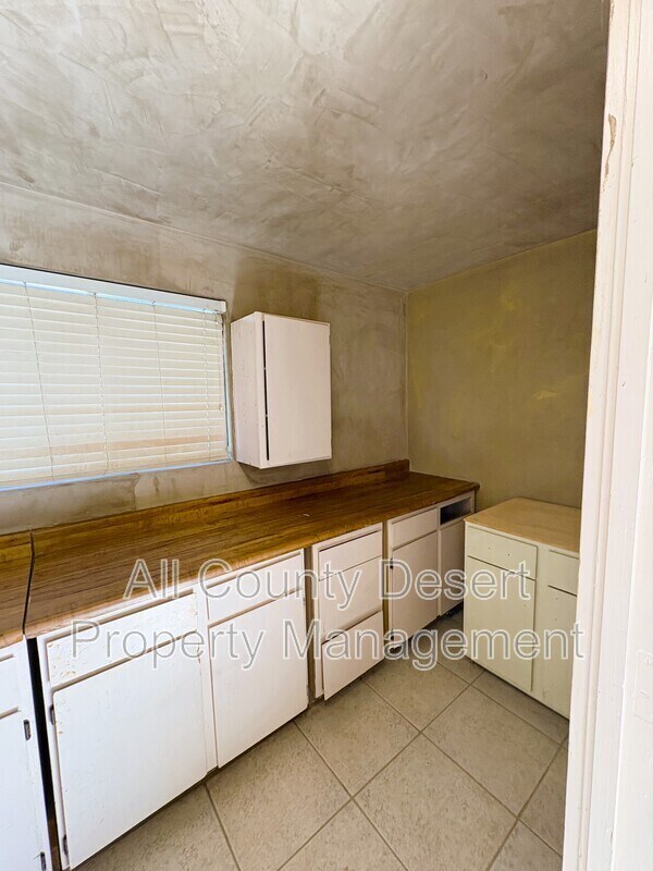 Building Photo - 73394 Tamarisk St