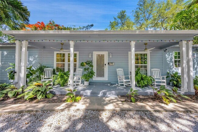 Building Photo - 5023 SW 59th Ave