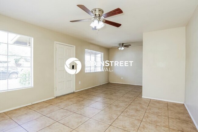 Building Photo - 3 Bedroom Pet-Friendly Home in Glendale, A...