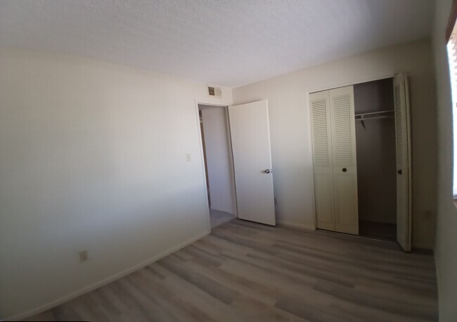 Building Photo - 3515 E Cortez St