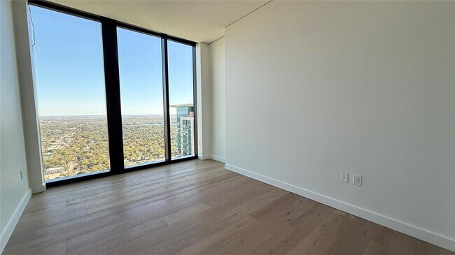 Building Photo - 610 Davis St