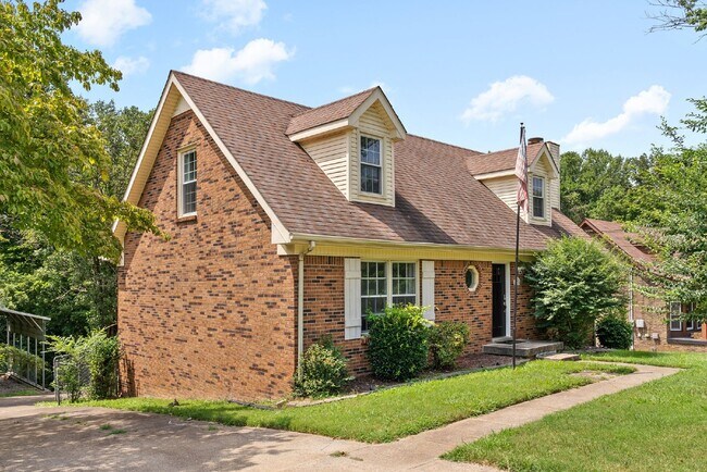 Building Photo - 1026 Foxmoor Dr