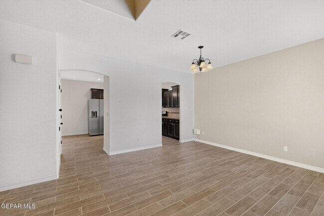 Building Photo - 14613 Sunny Land Ave