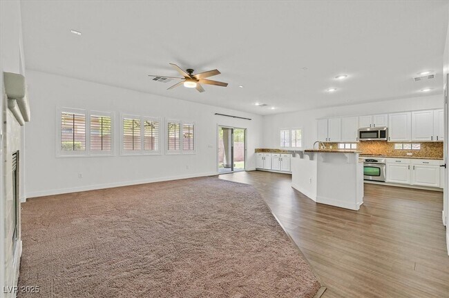 Building Photo - 913 Hickory Park St