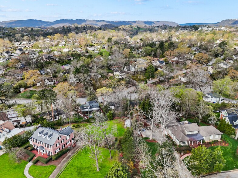 Building Photo - 1504 Hixson Pike