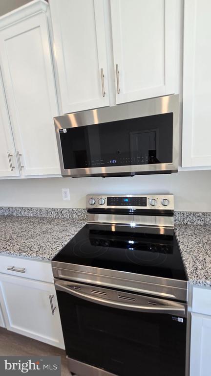 Building Photo - 66 Trotting Rd