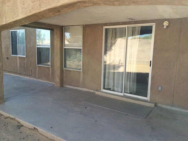 Building Photo - Charming 3 bdrm, 2 bath home