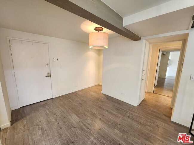 Building Photo - 1440 Veteran Ave
