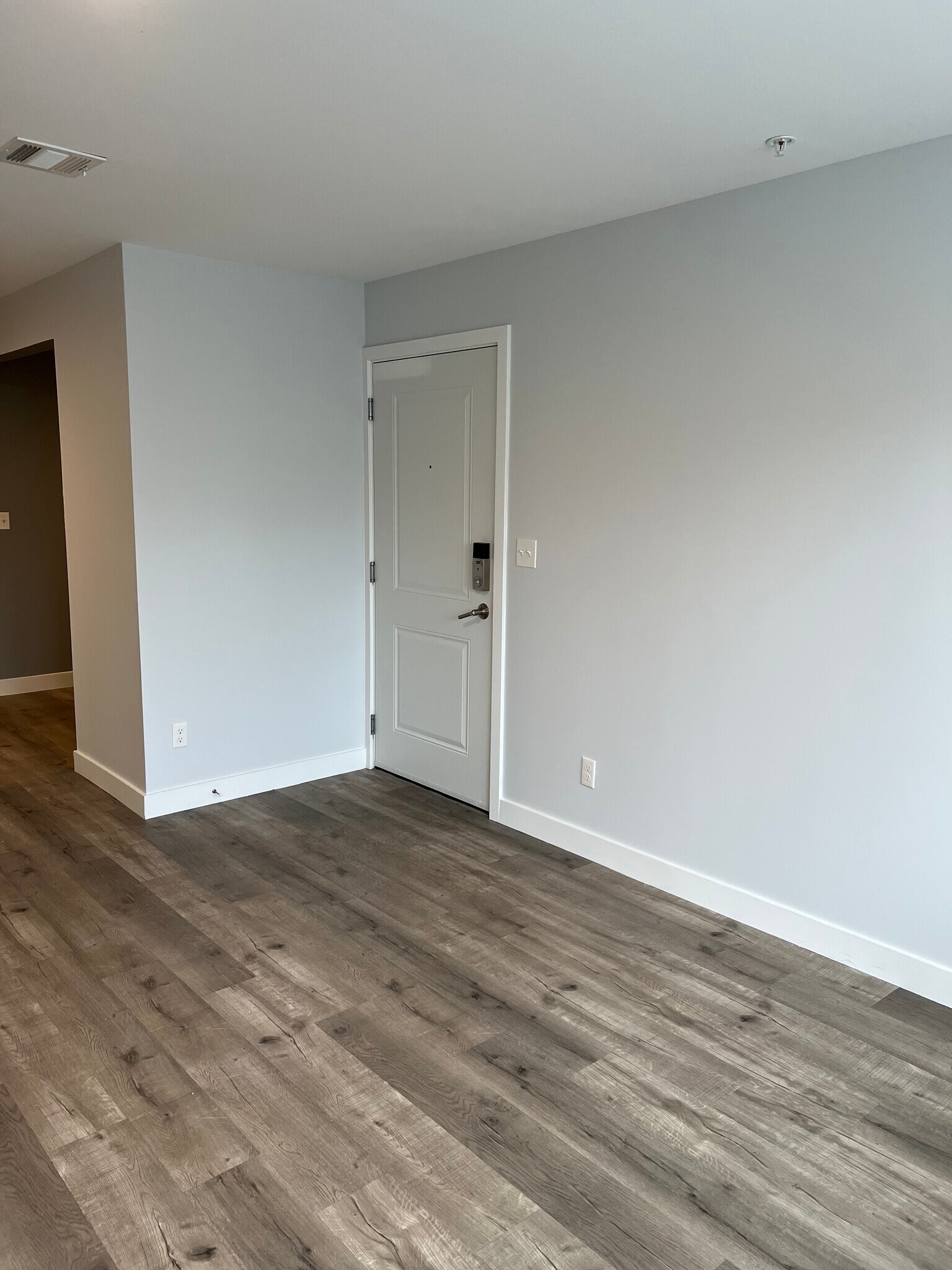 Building Photo - 35 Woodside Pl