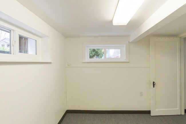 Building Photo - 7547 26th Ave NW