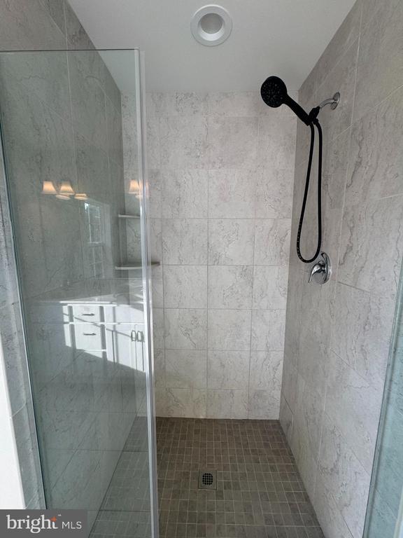 Building Photo - 3541 Oak Dr