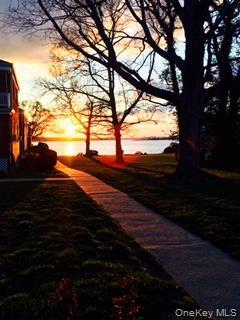 Building Photo - 25 Dolphin Green