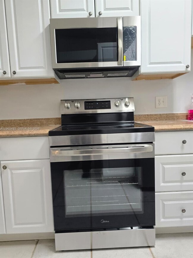 Building Photo - 9287 NW 18th St