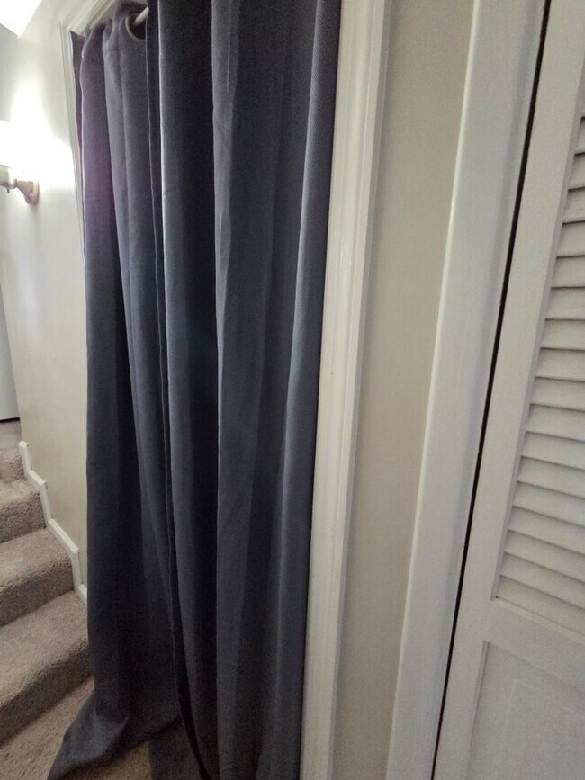 Building Photo - $1,800 - 3 Bedroom 2 Bathroom Gorgeous and Unique Furnished House in Webster