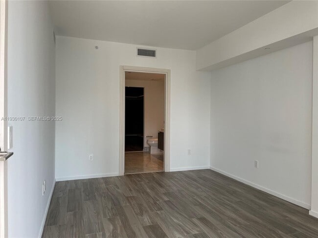 Building Photo - 801 S Miami Ave