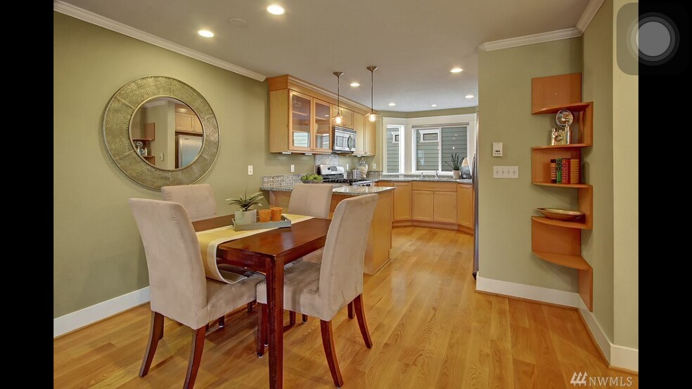 Building Photo - 108 17th Ave