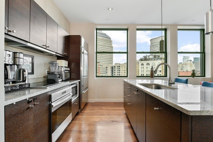 Building Photo - 286 Columbus Ave