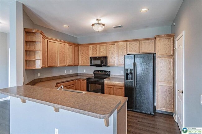 Building Photo - 6885 Pioneer Dr