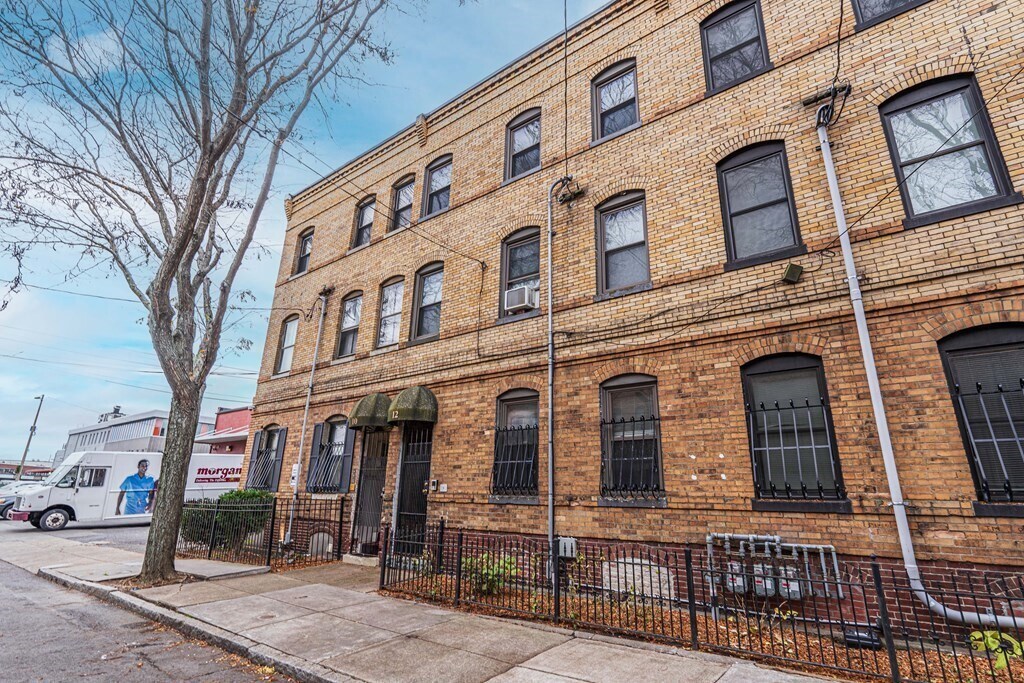 Building Photo - 12 Pompeii St