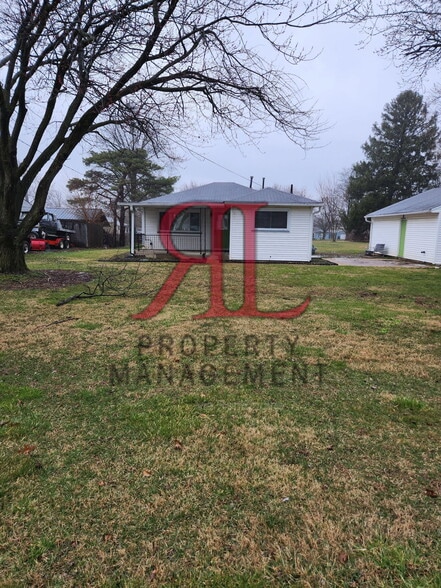 Building Photo - 2436 Charlemagne St