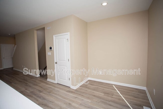 Building Photo - 239 Macoun Way