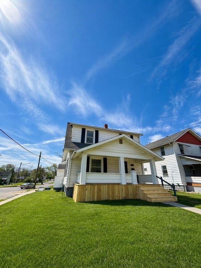 Building Photo - Lima Home – 3-Car Garage & Functional Layout