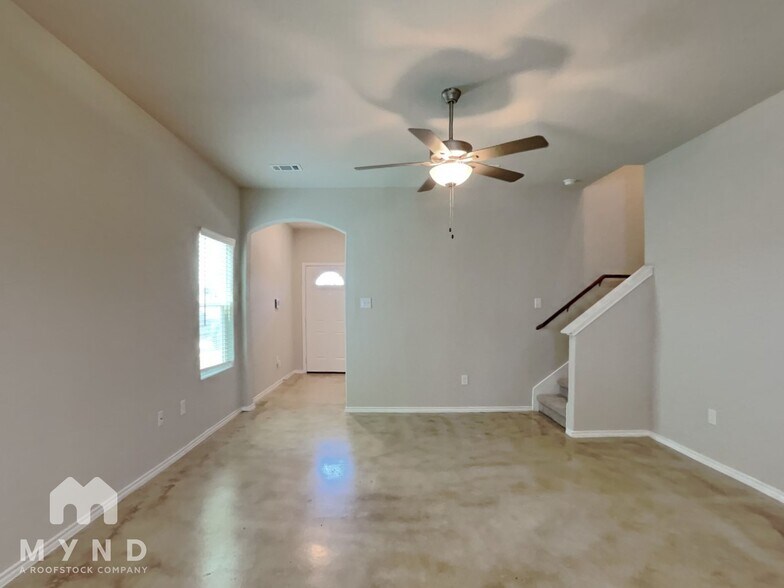 Building Photo - 8727 Key Windy Way