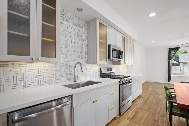 Building Photo - 2810 Oak Springs Dr
