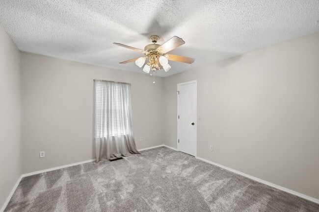 Building Photo - 7500 S Fern Ave