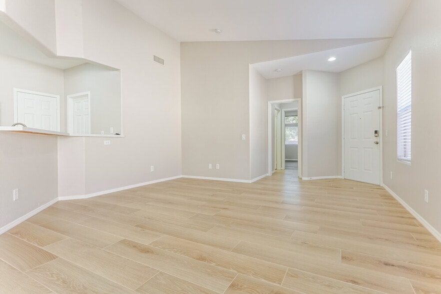 Building Photo - 2741 N Kenton