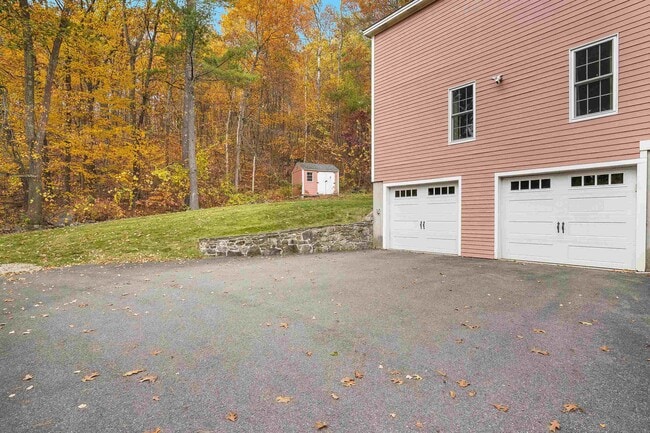 Building Photo - 13 Bear Hill Rd