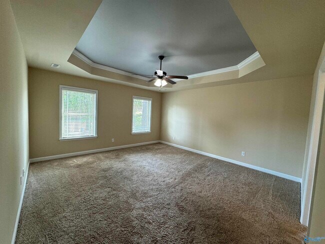 Building Photo - 120 Meadowglade Ln