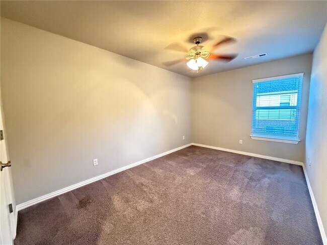 Building Photo - 2731 W Kilimanjaro Way