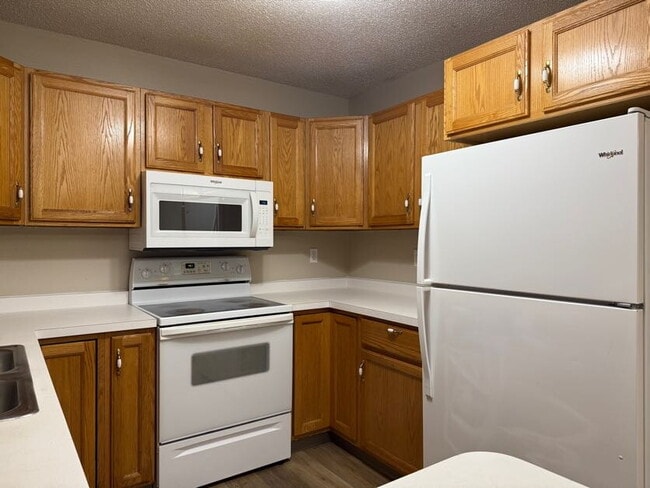 Building Photo - 2736-33 1/2 33 1/2 Ave S