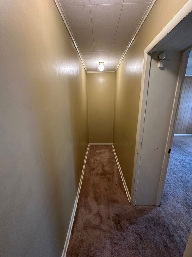 Building Photo - 1701 Broadway