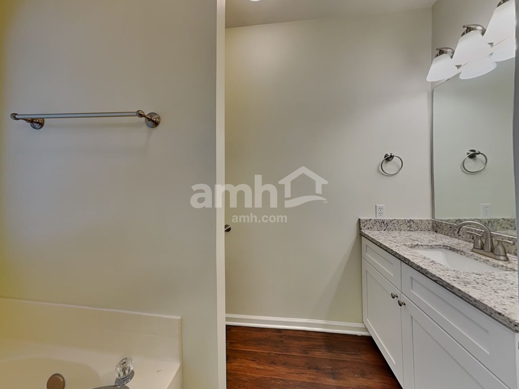 Building Photo - 4205 Lindsey Ln