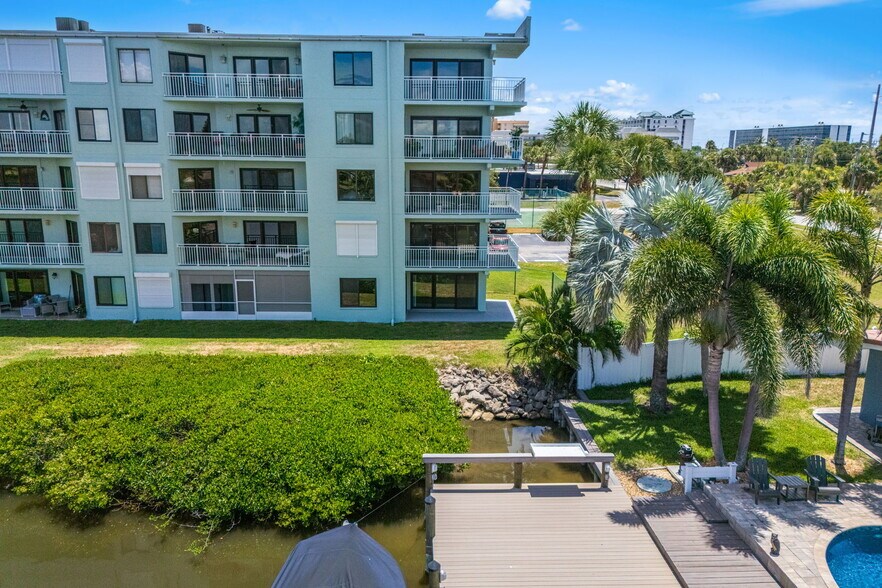 Building Photo - 1700 Commodore Blvd