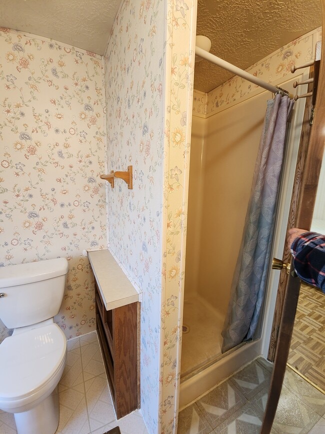 Building Photo - 8260 Sherwood Blvd