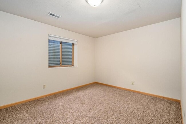 Building Photo - 205 Kathryn Dr