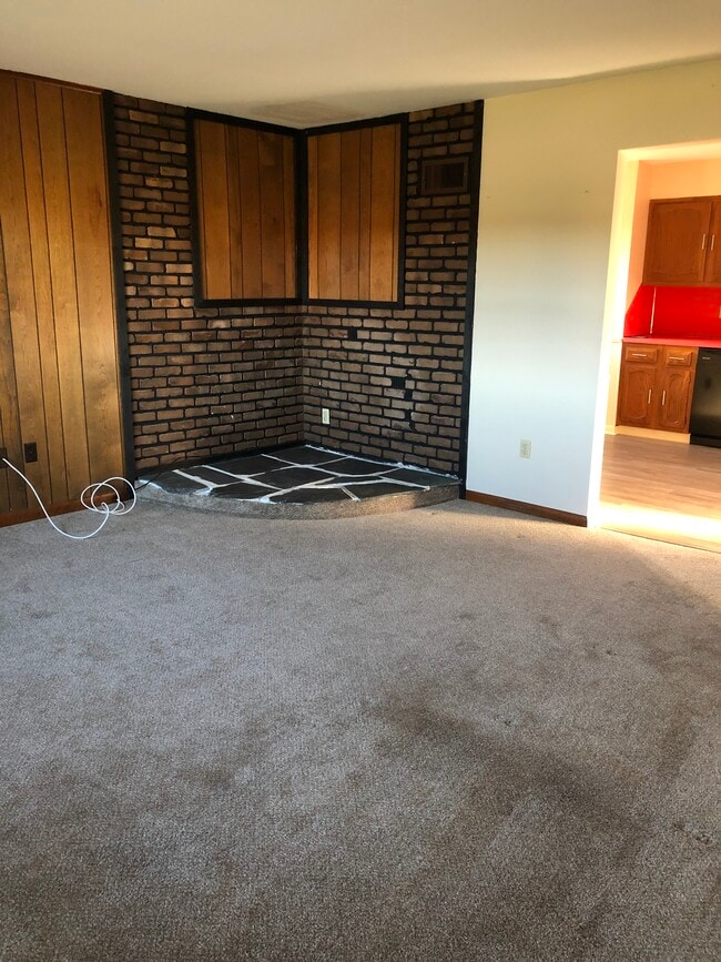 Living Room - 710 S Mountain Rd