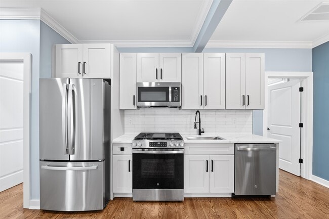 Building Photo - 8 Essex St