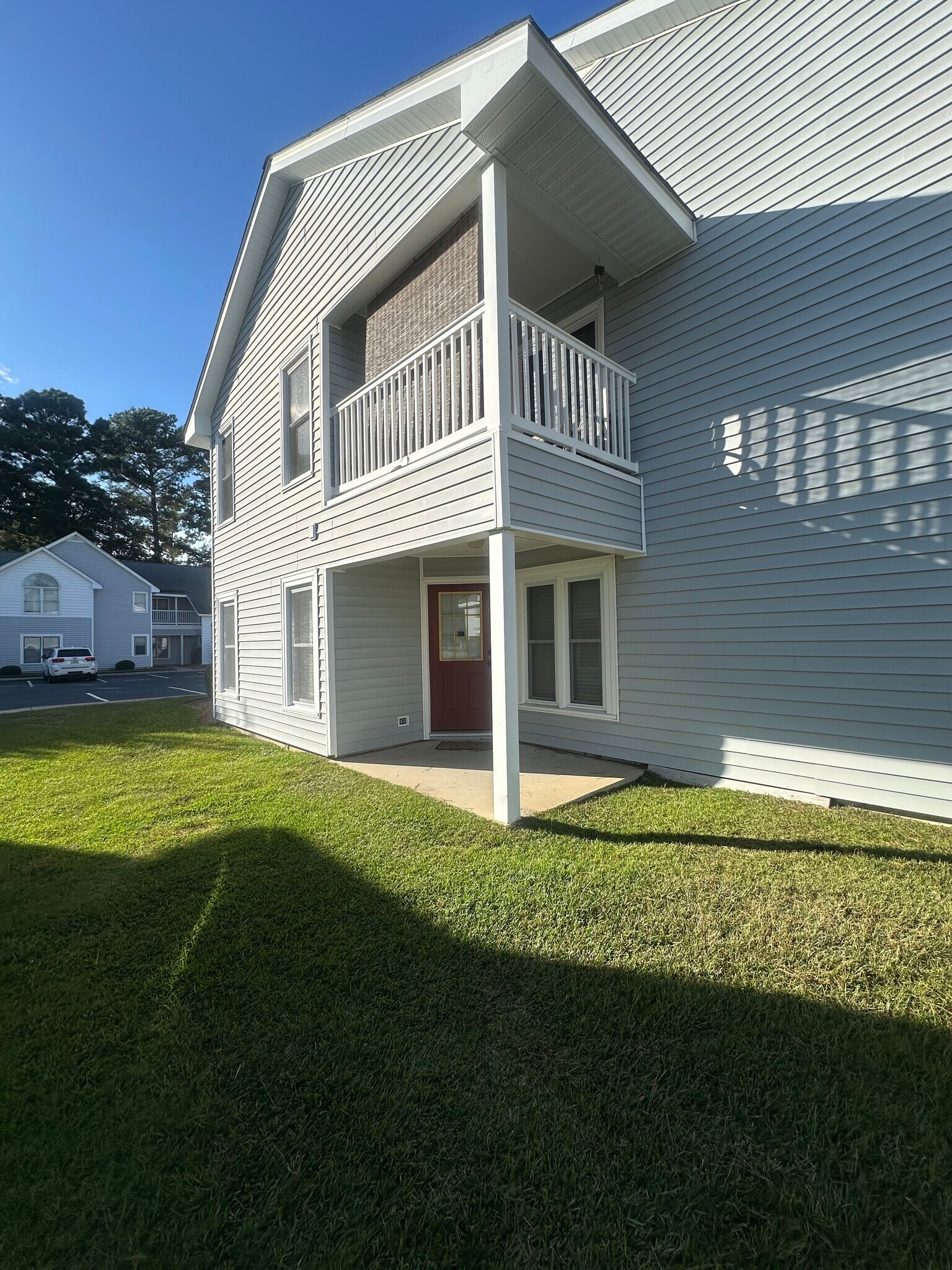 Covered Porch - 122 W Victoria Ct