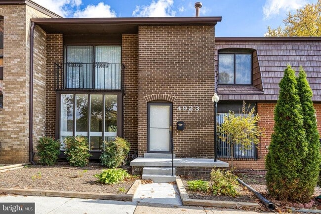 Building Photo - 4923 Casimir St