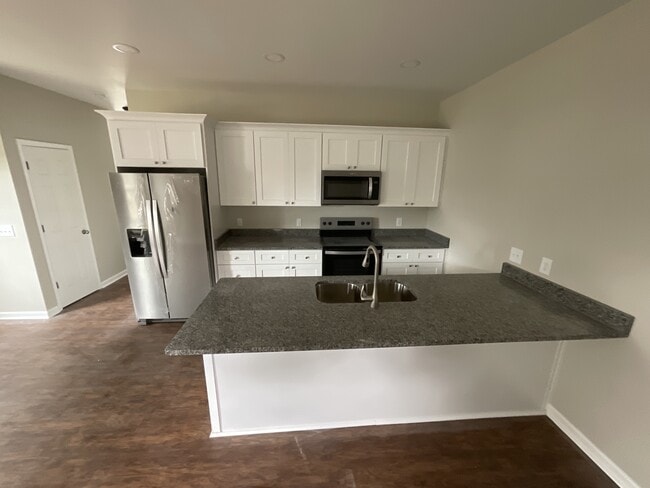 Building Photo - 1015 W C St